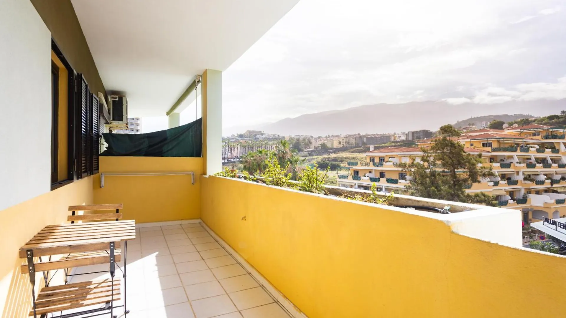 Moderno Apartamento En Puerto De La Cruz Con Impresionantes Vistas A La Montana